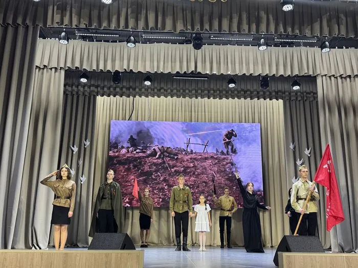 «ПОД НЕБОМ ПОБЕДНОГО МАЯ»